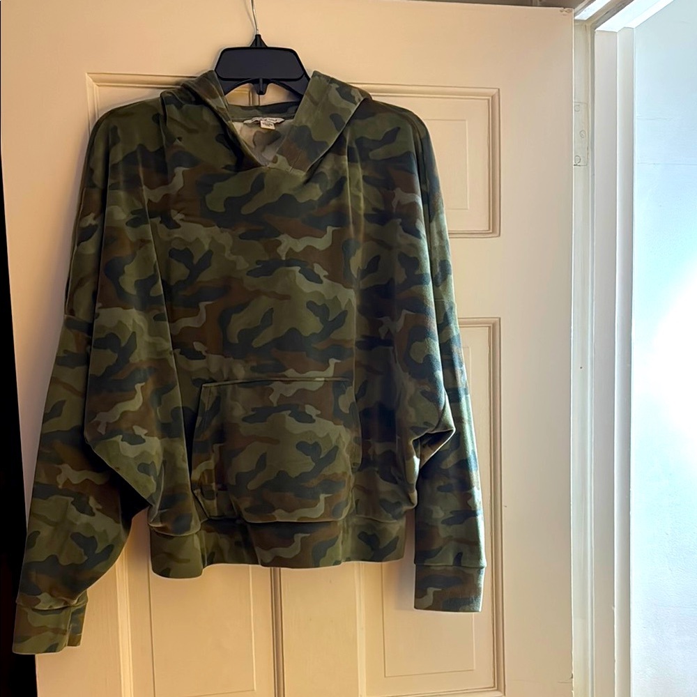 Camouflage Hoodie with front pocket